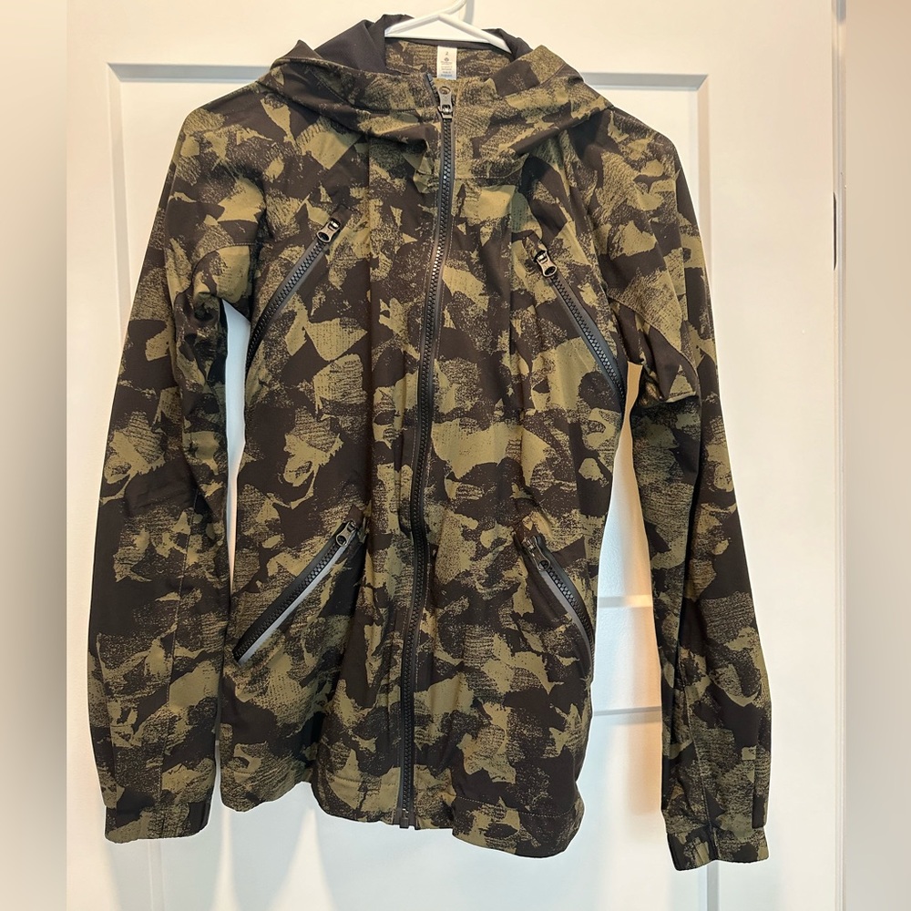 Women’s lululemon zipup Size 2